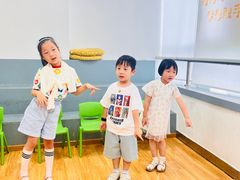 -蓝话筒·少儿成人演讲口才·主持朗诵·戏剧表演(大华第一坊店)