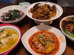 -老街烧烤大排档·地道湖北菜·龙虾馆(汉口火车站店)