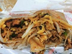 素卷馍加把子肉和花干-安徽阜阳卷馍(西单店)