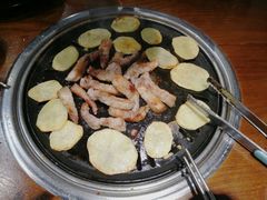 厚切五花肉-·缸桶屋·韩式牛肋条自助烤肉(西湖D11店)