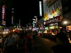 -六合夜市