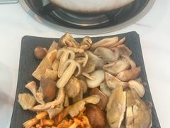 -蘑统田下·野生菌火锅