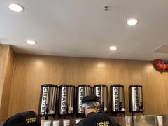 等位区-霸王茶姬(南强街店)