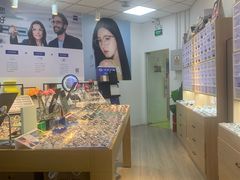 -天空之镜眼镜店蔡司依视路配镜授权零售店(望京颐堤港店)