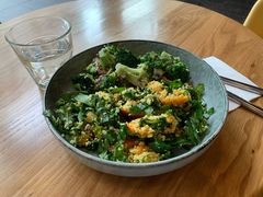 西兰花扁豆培根色拉-Wagas沃歌斯(百盛优客店)