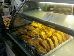 面包甜点陈列柜-上海哈尔滨食品厂(淮海中路店)