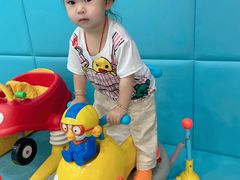 -小小王国亲子游泳俱乐部(锦辉中心)