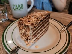 杏仁摩卡糕-CABO Coffee