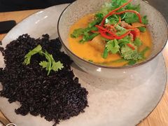 泰式红咖喱牛肉饭-Wagas沃歌斯(大学路店)