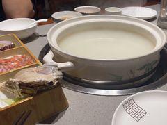 -四点金粥底火锅(沂州里店)