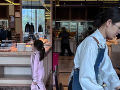 -大中华希尔顿酒店-念自助餐·嗨啤·小龙虾
