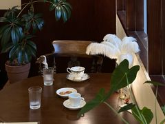 -Café Monson
