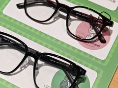 -LOOK眼镜·蔡司依视路配镜(宝山万达店)