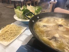 -霄汉牛三鲜湖北砂锅菜(万松园2店)