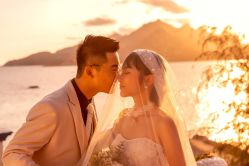 -现代经典婚纱摄影