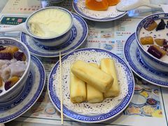 金牌炸牛奶-广信牛奶甜品世家(台东店)