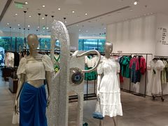 -URBAN REVIVO(上海中庚漫游城店)