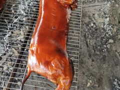 -黄记四更烤乳猪店