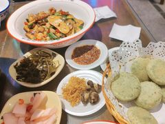 -富正毅三下锅·湘西韵味(天门山索道店)