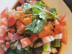 番茄拌秋葵-云海肴·汽锅鸡·云南菜(天山百盛优客店)