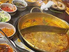 -顶顶汤火牛排火锅·经典铜锅涮肉