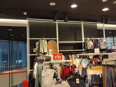 -H&M(鹏欣水游城店)