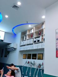 -黑奥秘脱发白发中心