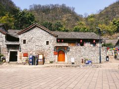 -高荡千年布依古寨旅游景区