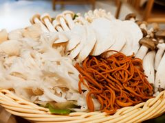 鲜舞松茸-湯系·煲汤手艺人(东二环泰禾广场店)