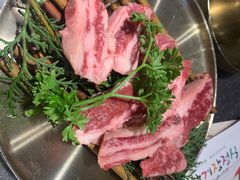 -草家酱蟹炭火烤肉店(珲春南路二店)