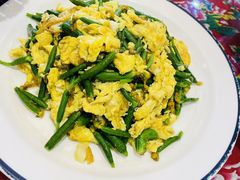 香椿炒鸡蛋-闯关东东北农家菜(崂山石老人店)