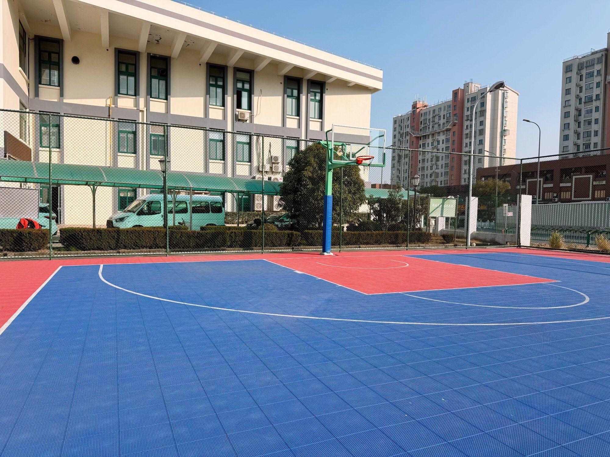 发现一个篮球场🏀免费💯崭新👍🏻