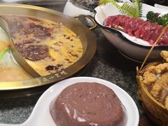 -小天鹅火锅·一线江景洪鼎旗舰店(洪崖洞店)