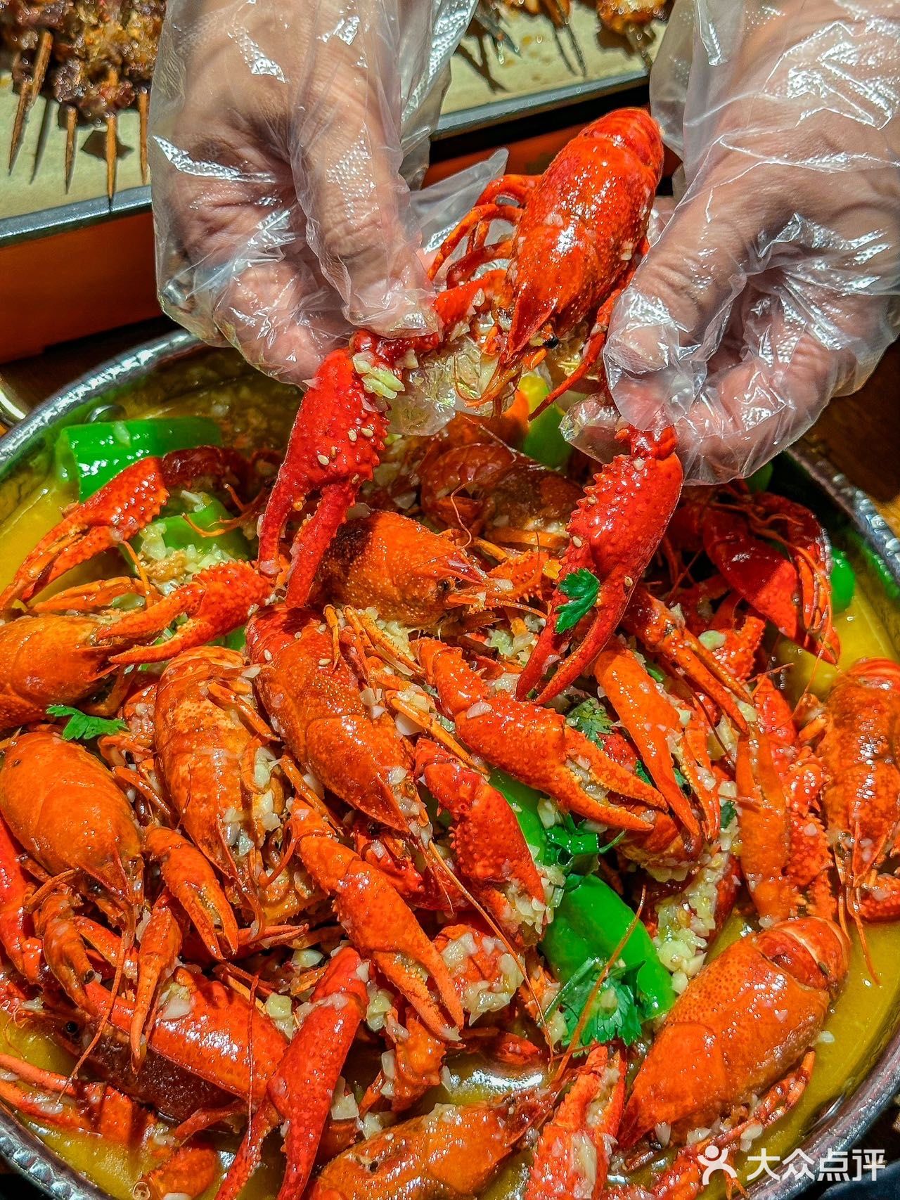 夜宵来这里撸串喝酒，好惬意！