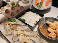 鲜活大连圣子-一哥澳门豆捞·澳门风打边炉(高德置地店)