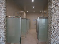 淋浴间-省锡中多功能游泳馆