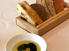 餐前面包-北京金融街丽思卡尔顿酒店·意味轩 Cepe