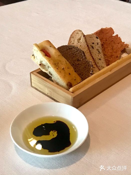 北京金融街丽思卡尔顿酒店·意味轩 Cepe餐前面包图片