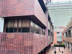 -香港大学