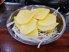 -黄利砖万峰林布依特色酸笋牛肉馆