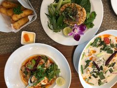 -Chom Cafe and Restaurant