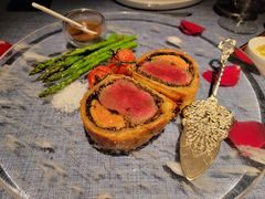 惠灵顿牛排-弦月窗LUNETTE BY AMANDA(复兴路店)