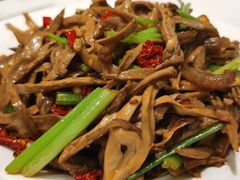 -丹江口渔村·湘味厨房(桃园店)