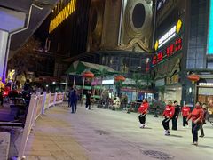 -鸿通城购物中心