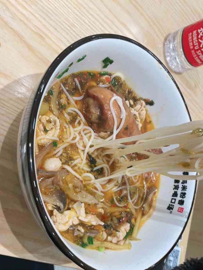 山里娃粉铺(金谷店)-"菜品:半夜去的,想吃的码子都没了. 剩的.