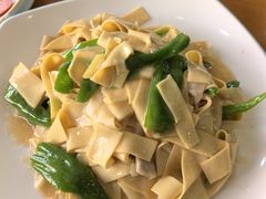 -鹤乡东北菜(崮山路店)