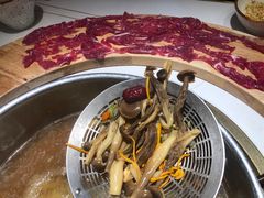 野生菌王拼盘-牛人日志·鲜牛肉骨汤火锅(万科里瑧店)