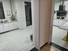 -红河谷晴天别墅轰趴馆