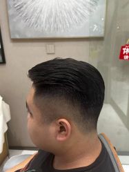 -首脑美发沙龙