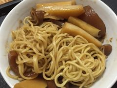 -松树干拌面店